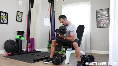 Массажистка фембот Алекс Коул сделала зрелому мужику массаж члена