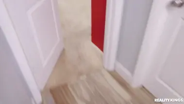 Мелкий придурок трахнул Адвори, Джордин Фоллс и праздничную индейку