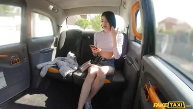 Малоимущая русская шаболда Мэдисон Куинн дала таксисту после поездки