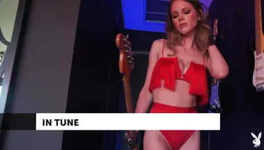 Грамоничные эротические выступления пяти моделей Playboy в одной подборке