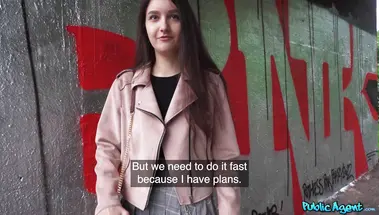 Чешская студентка Алиса Горакова ебется с пикапером за прибавку к стипухе