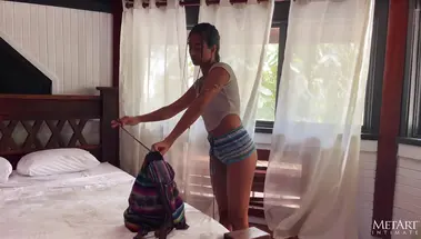 Эротическая прогулка на пляже с латиноамериканкой Кэтрин Родригес