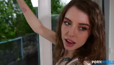 Руководство фирмы ебет в два ствола татуированную уборщицу Иден Айви