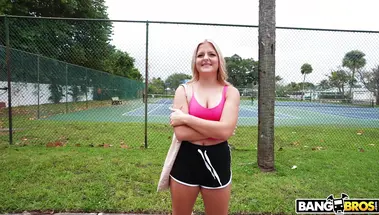 Заклинательница змей Джилл Тейлор попочкой укротила удава Джонни Лава