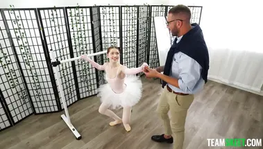 Балерина Майра Моанс отдалась режиссеру ради главной роли в Лебедином озере