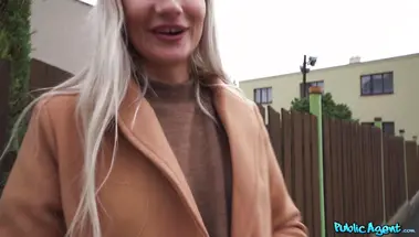 Милая украинка Марсианна Амун подзаработала сексом с чешским пикапером