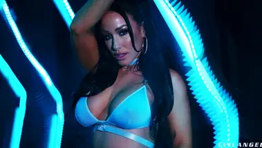 Огромный черный хуй Брикзиллы сделал туннель в заднице Дженнифер Уайт