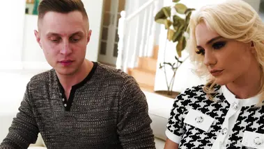 Зрелая мачеха Ди Уильямс помогает невестке забеременеть от ее пасынка