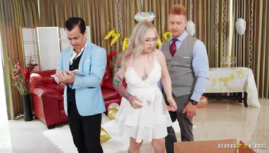 Жених Ван Уайлд тайком трахается с подружками невесты перед свадьбой