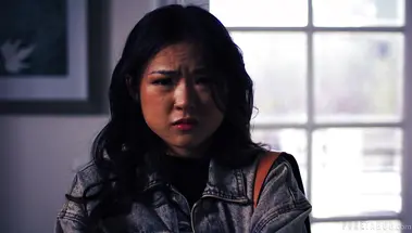 Сирота Лулу Чу вкусила лесбийского греха с приемной мамой Ди Уильямс