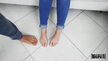 Джеймак нашел в парке мини-шлюшку Джоуи Уайт для своего крупного елдака