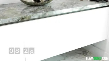 Сексуальные прятки с вознаграждением - жаркий секс с Арией Валенсия