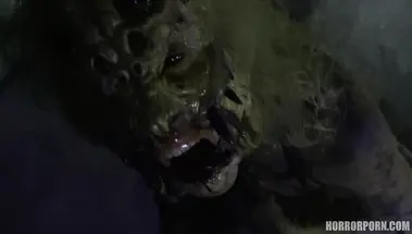 Страшная женщина-паук Бриттани Бардо съела мужика после безумного секса