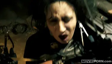 Писатель рискнул трахнуть странную женушку Эдварда «Руки-ножницы»