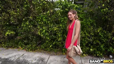 Красотка Эддисон Водка опьянила микроавтобусного пикапера Джонни Лава