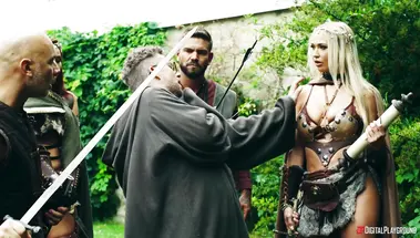 Эвермор (эпизод 2): Суровые рыцари трахают в лагере принцессу Лину