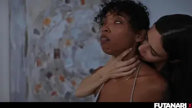 Зараженная неизвестным вирусом Сандра Лид трахает подругу Барби Роус