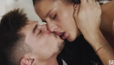 «Сменящиеся моменты» (Shifting Moments - 2024) с Томми Кабрио и Бетц