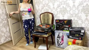 Начинающий русский ютубер занялся анальным сексом с грудастой мачехой