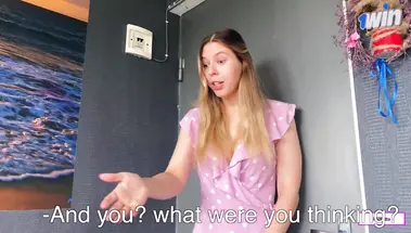 Русский племянник приготовил сосательный подарок своей сводной тетушке