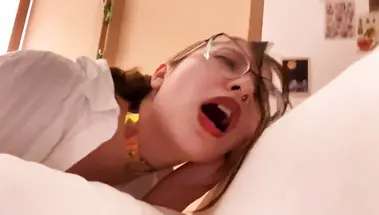 Русский парень наполнил спермой горячую пилотку сводной сестренки