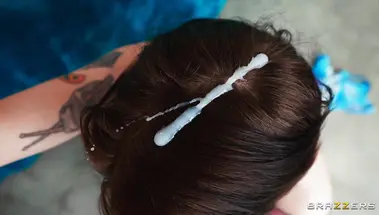 Фетишист набросился на рыжую длинноволосую подругу жены Эрин Эверхарт