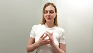 Трахнул молодую русскую соседку на пожарной лестнице в подъезде