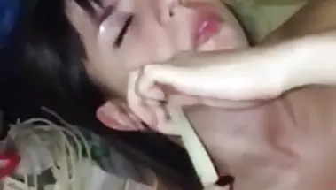 Сексвайф трахается с хачиком и выливает сперму из презика на лицо