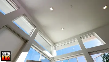 Жопа Ривер Линн легко подстроилась под огромный болт Дредда