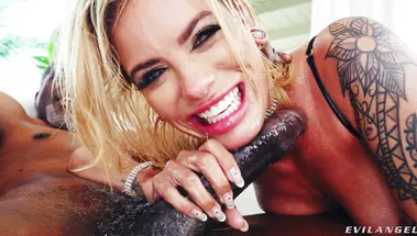 Жесткий анальный проеб нимфоманки Джесси Пони и окончание на лицо