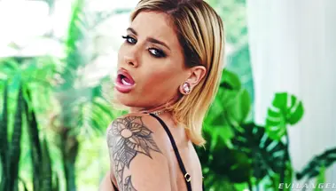 Жесткий анальный проеб нимфоманки Джесси Пони и окончание на лицо