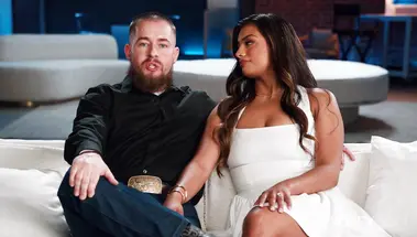 Порноактриса и сексвайф Карина Валентина взяла мужа на съемки порно