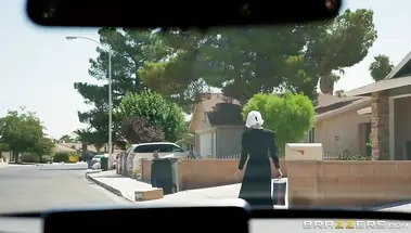 Девушка амиш сосёт большой хуй водителя в машине