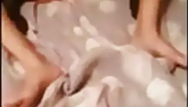 Муж доверил еблю анальной дырки русской сексвайф своему другу