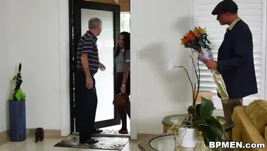 Ветеран Второй мировой войны вылизал попку 19-летней студентки из Майами