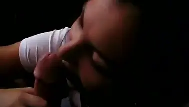 Изменщица из Баку сосет член любовника на работе