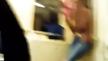 Одинокий москвич дрочит на стройную девку в метро