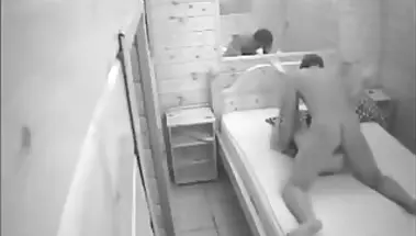 Именинник трахает любовницу в сауне, пока жена ждёт дома с тортом